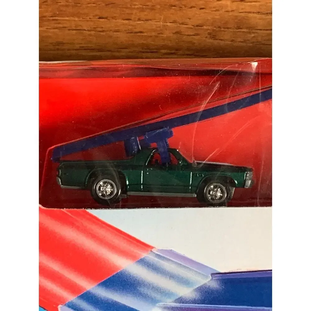 Johnny Lightning Sky Show Daredevil Stunt Set with Green Car